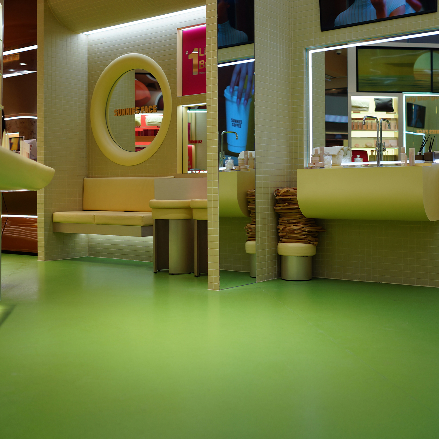 Sunnies World Dusit
